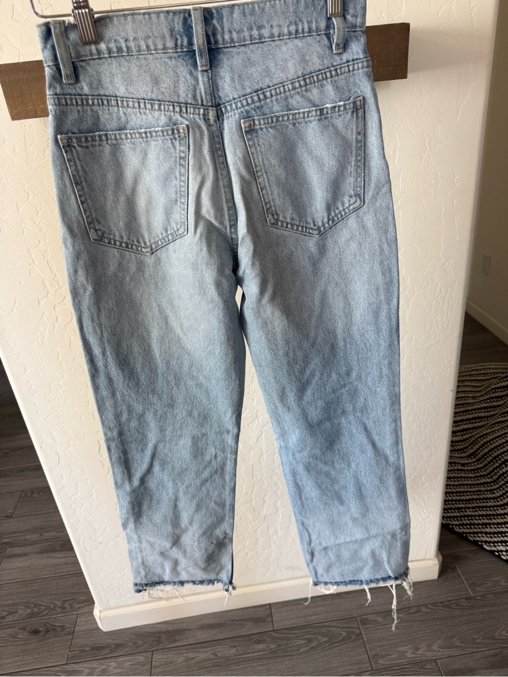 Zara|Women’s Light Wash Straight Leg Jeans with Raw Hem,high rise button fly••• - Picture 5 of 12